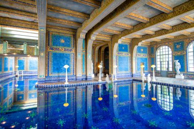 San Simeon, CA - 3 Ağustos 2017: Hearst Şatosu tarihi bir anıttır.