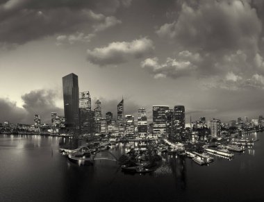 Elizabeth Quay yaya köprüsünün insansız hava aracı panoraması..