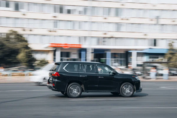 우크라 Kyiv Jule 2021 Black Lexus Car Moving Street — 스톡 사진