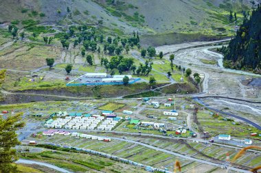 Sonamarg tepesindeki vadi Jammu Kashmir Hindistan 'da..