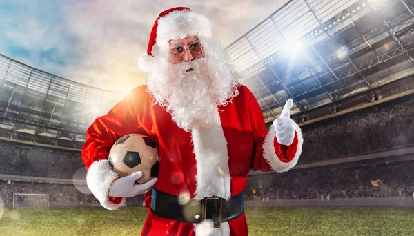 Positif Santa Claus Dengan Bola Sepak Tangan — Stok Foto
