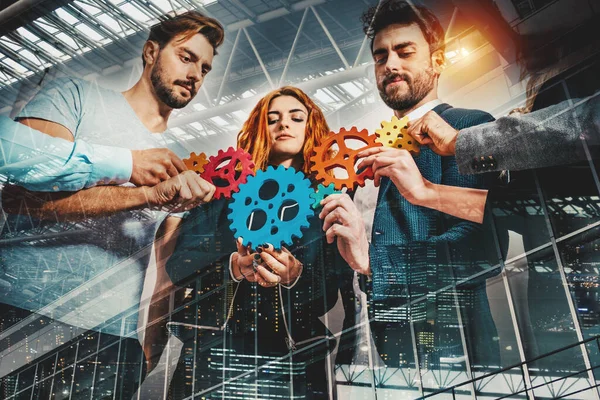 Teamwork Businesspeople Work Together Combine Pieces Gears — Stock Photo, Image