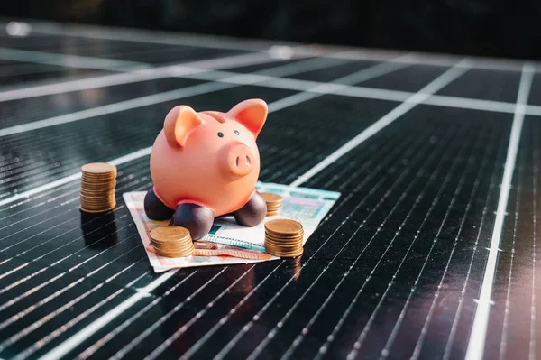 Money Saved Using Energy Solar Panel — Stock Photo, Image