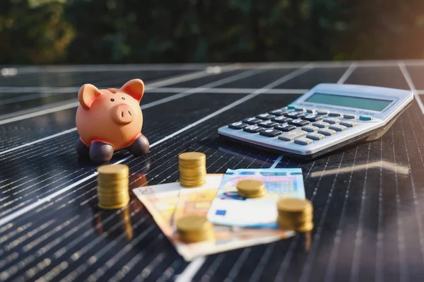 Money Saved Using Energy Solar Panel — Stock Photo, Image