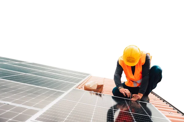 Trabalhadores Montam Sistema Com Painel Solar Para Eletricidade — Fotografia de Stock