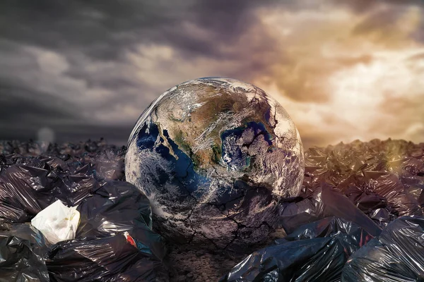未分化のゴミに囲まれた地球 Nasaが提供する世界 — ストック写真