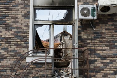 BILA TSERKVA, UKRAINE - 29 Haziran Kliniğin kalıntıları ve kalıntıları. Şehir, 29 Haziran 2025 'te Ukrayna' nın Bila Tserkva kentinde 18 Rus Geran-2 Shakhed -136 savaş uçağı ve bir balistik füze tarafından gece bombardımanı altındaydı.. 