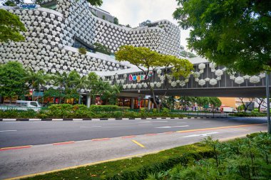 SINGAPORE - CIRCA JANUARY, 2020: Gündüz vakti Singapur 'da Bugis Plus caddesi manzarası.