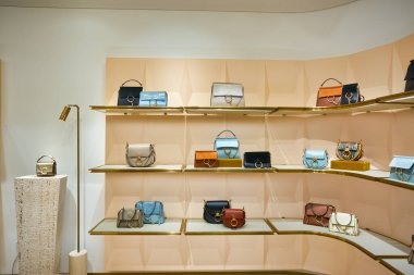 SINGAPORE - 20 HAZİRAN 2020: Singapur 'daki Marina Körfezi Sands' deki dükkanda Chloe 'nin iç çekimi