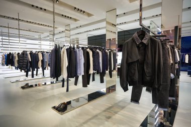 SINGAPORE - 20 HAZİRAN 2020: Singapur 'daki Marina Körfezi Sands' deki Shoppes 'deki Dior mağazasının iç çekimi