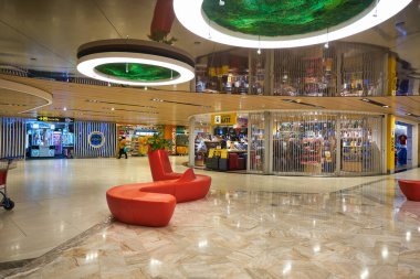 SINGAPORE - CIRCA JANUARY, 2020: Singapur Changi Uluslararası Havaalanı 'nın iç çekimleri.