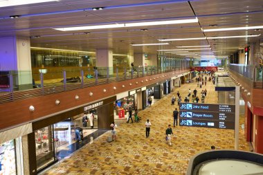 SINGAPORE - CIRCA JANUARY, 2020: Singapur Changi Havaalanı 'nın içi.