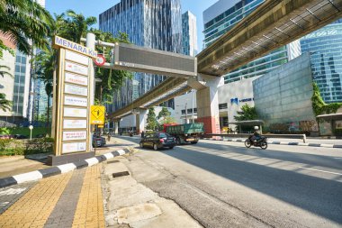 KUALA LUMPUR, MALAYSIA - CIRCA JANUARY, 2020: Gündüz vakti Kuala Lumpur 'un sokak manzarası.