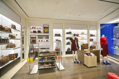 KUALA LUMPUR, MALAYSIA - CIRCA JANUARY, 2020: Michael Kors 'un Kuala Lumpur' daki Suria KLCC alışveriş merkezindeki iç çekimi.