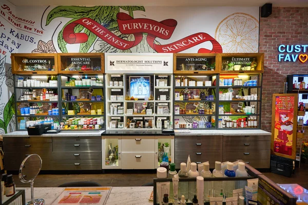 KUALA LUMPUR, MALAYSIA - CIRCA JANUARY, 2020: personal care products on display at Kiehl's store in Suria KLCC shopping mall in Kuala Lumpur. — Stock Image Kuala Lumpur Malaysia Circa January 2020 Personal Care Products Display Royalty Free Stock Photos