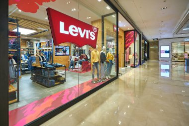 KUALA LUMPUR, MALAYSIA - CIRCA JANUARY, 2020: Levi 's store in Pavilion Kuala Lumpur alışveriş merkezi.