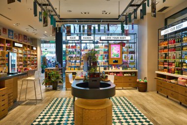 KUALA LUMPUR, MALAYSIA - CIRCA JANUARY, 2020: Kuala Lumpur 'daki Vücut Dükkanı' nın iç çekimi