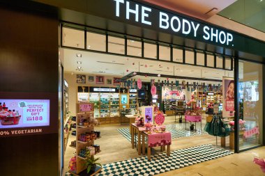 KUALA LUMPUR, MALAYSIA - CIRCA JANUARY, 2020: Kuala Lumpur 'daki vücut dükkanına giriş