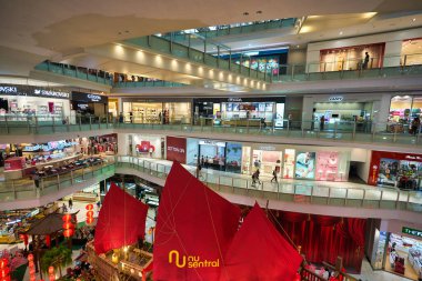 KUALA LUMPUR, MALAYSIA - CIRCA JANUARY, 2020: Kuala Lumpur 'daki Nu Sentral alışveriş merkezinde görülen Çin Yeni Yıl dekorasyonları.