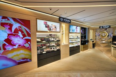 HONG KONG, Çin - CIRCA Aralık 2019: Hong Kong Çocuk Esirgeme Kurumu T Galleria 'nın iç çekimleri.