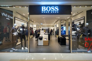 HONG KONG, ÇİN - CIRCA Aralık 2019: Hong Kong 'daki Boss mağazasına giriş