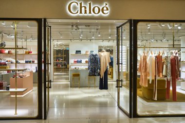 HONG KONG, ÇİN - CIRCA Aralık 2019: Hong Kong 'daki Chloe mağazasına giriş