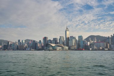 HONG KONG - CIRCA Aralık 2019: Gündüz vakti Hong Kong Adası manzarası