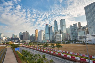 HONG KONG - CIRCA Aralık 2019: Hong Kong sokak manzarası