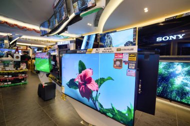 HONG KONG - CIRCA Aralık 2019: Sha Tin şehir merkezindeki New Town Plaza alışveriş merkezindeki AV Life mağazasının içi.