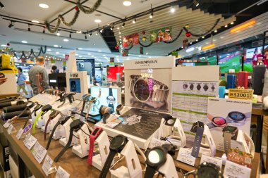 HONG KONG - CIRCA Aralık 2019: Hong Kong 'daki Elements alışveriş merkezindeki kalenin içi. 