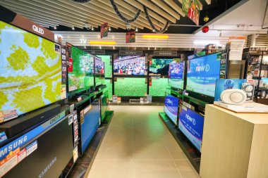 HONG KONG - CIRCA Aralık 2019: Hong Kong 'daki Elements alışveriş merkezindeki kalenin içi. 