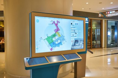 HONG KONG - CIRCA Aralık 2019: Hong Kong 'daki Elementlerin alışveriş merkezinin içi. 