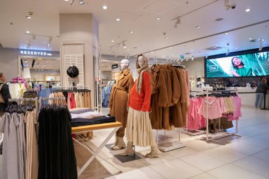 SAINT PETERSBURG, RUSSIA - CIRCA EPTEMBER, 2022: Rezervasyon Mağazasının İçsel Çekimi.