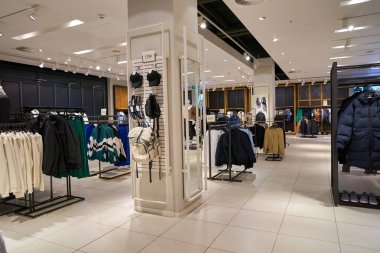 SAINT PETERSBURG, RUSSIA - CIRCA EPTEMBER, 2022: Rezervasyon Mağazasının İçsel Çekimi.