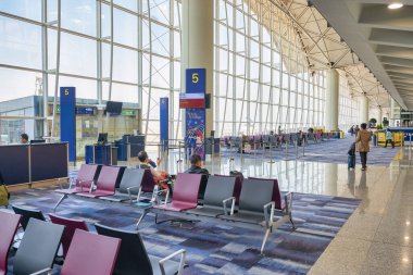 HONG KONG - CIRCA Aralık 2019: Hong Kong Uluslararası Havaalanı 'nın iç çekimleri.