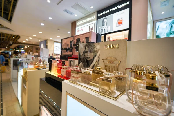 Hong Kong Circa December 2019 Close Chloe Perfumes Exibição Shopping Imagens De Bancos De Imagens