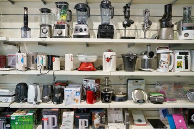 ROME, ITALY - CIRCA Kasım 2017: Roma 'daki Rinascente mağazasının içi.