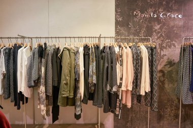 ROME, ITALY - CIRCA Kasım 2017: Roma 'daki Rinascente mağazasının içi.