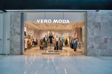 SHENZHEN, ÇİN - CIRCA Kasım 2019: Shenzhen 'deki Vero Moda mağazasına giriş.