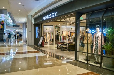 SHENZHEN, ÇİN - CIRCA KOVEMBER, 2019: Shenzhen 'deki Moussy mağazasına giriş.
