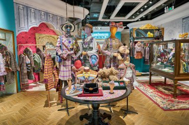 SHENZHEN, ÇİN - CIRCA NOVEMBER, 2019: Shenzhen 'deki Lulualways mağazasının içi.