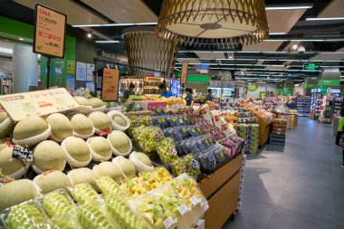SHENZHEN, ÇİN - CIRCA NOVEMBER, 2019: Shenzhen 'deki Blt Süpermarketin İçsel Çekimi.