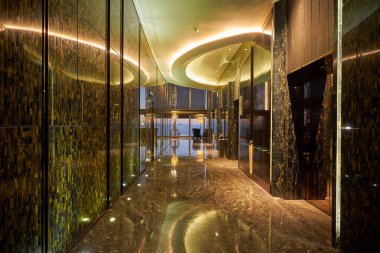 SHENZHEN, ÇİN - 30 Kasım 2019: Shenzhen 'de Kingkey 100' ün iç çekimi.