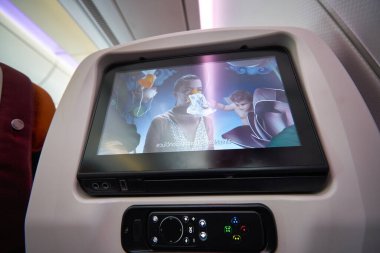 PHUKET, THAILAND - CIRCA JANUARY, 2020: Tayland Havayolları Airbus A350 'nin arka koltuğunun yakın plan görüntüsü.