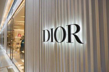BANGKOK, THAILAND - CIRCA JANUARY, 2020: Hristiyan Dior işareti Bangkok 'taki Siyam Paragon alışveriş merkezinde görüldü.