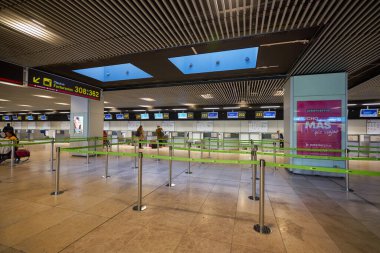 MADRID, İspanya - CIRCA JANUARY, 2020: Madrid-Barajas Havalimanı 'nın ana havalimanı.
