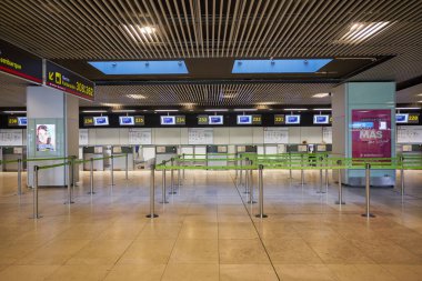 MADRID, İspanya - CIRCA JANUARY, 2020: Madrid-Barajas Havalimanı 'nın ana havalimanı.