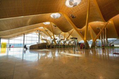 MADRID, İspanya - CIRCA JANUARY, 2020: Madrid-Barajas Havalimanı 'nın ana havalimanı.