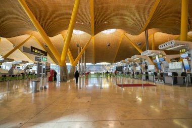 MADRID, İspanya - CIRCA JANUARY, 2020: Madrid-Barajas Havalimanı 'nın ana havalimanı.