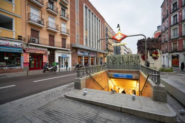 MADRID, İspanya - CIRCA HAZİRANESİ, 2020: Madrid sokak manzarası.